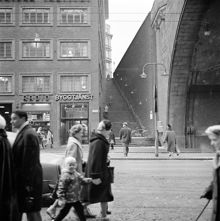 Kungsgatan vid Centrumhuset. Trappa upp till Malmskillnadsgatan