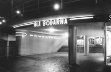 Gångpassage med butiker under Slussens trafikmaskin, Blå Bodarna