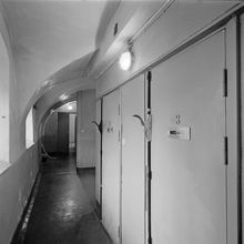 Storgatan 23 - Skeppargatan 34, hus B. Östermalms polisstation, utanför arresten