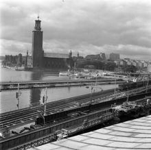 Utsikt över nya Järnvägsbron (nuvarande Norra Järnvägsbron) mot Stadshuset och Kungsholmen