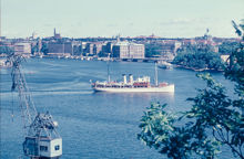 Utsikt från Katarinavägen norrut mot Blasieholmen. Ångbåten Bore I (Bore Lines) på väg mot Helsingfors