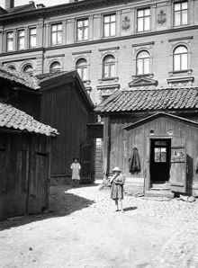 Barn på gården till Kammakargatan 25