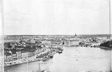 Panoramabild över Stockholm från Katarina Kyrka mot Gamla Stan. Del B, Skeppsbron