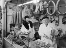 Interiörbild från S. Samuelssons köttbutik i Hötorgshallen.