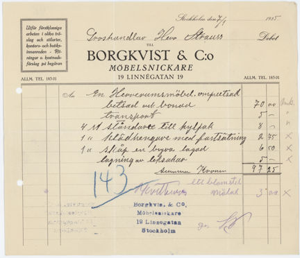 Kvitto med svart  och blå text. Som text står det bland annat Herrerumsmöbel och Klädhengare