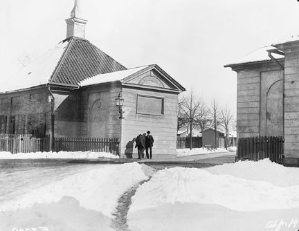 Tullstugorna i Norrtull från Solnasidan.