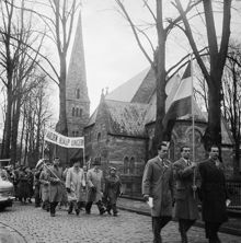 Laboratoriegatan 1, Engelska kyrkan. Demonstrationståg till stöd för Ungernrevolten