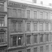 Del av fasaden till Linnégatan 2