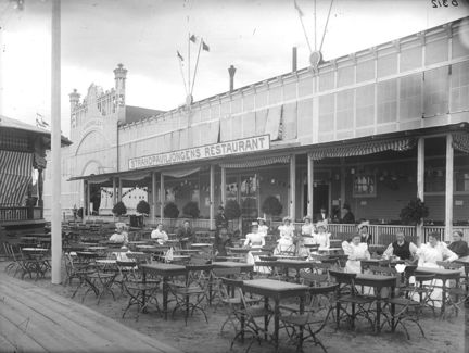 Uteservering till restaurang med gäster