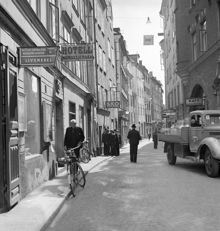 Gamla stan, Österlånggatan vid Köpmanbrinken.