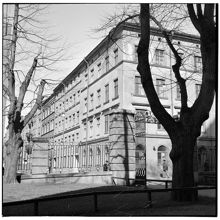 Hörnet Jungfrugatan-Storgatan från Hedvig Eleonora kyrkogård