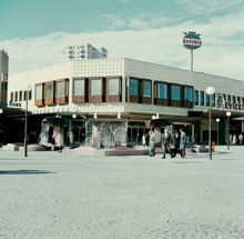Farsta Torg mot varuhuset Kvickly