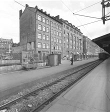 Östra Järnvägsgatan 16, från perrongen på Centralen