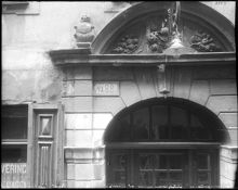 Övre delen av portal, Köpmangatan 15