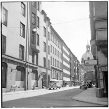 Jungfrugatan söderut mot Hedvig Eleonora Kyrka