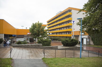 Hjulsta torg från nordost.
