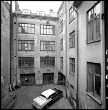 Hamngatan 34. Gården mot norr