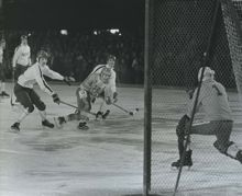 Spånga idrottsplats: Bandymatch Sverige-Norge 14 december 1977