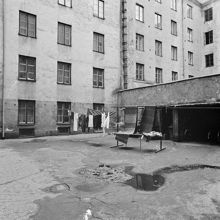 Surbrunnsgatan 57. Gården