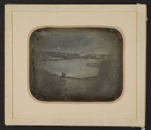 Daguerreotyp med stadsvy över Gustav Adolfs Torg mot Norrström och Skeppsholmen med Karl-Johans kyrkan