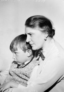 Porträtt av Paulin, kvinna och barn