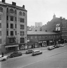 Folkungagatan 56 - 58, gatufasad. Längst t.v. Folkungagatan 60