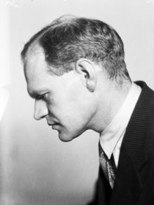 Porträtt av författaren Olle (Carl Olof) Hedberg. Olle Hedberg var ledamot av Svenska Akademien från 1957