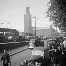 Trafiken vid Stadshusbron. Stadshuset i bakgrunden