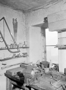 Verkstad i kv. Järngraven Övra. Kvarteret som låg mellan Sjöbergsplan och Södermalmstorg revs 1954