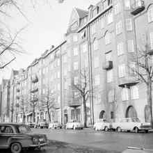 Karlavägen mot Östermalmsgatan från nr 11