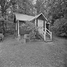Stä 3931. Viltorpsvägen 68 - 70. Exteriör av mindre trähus