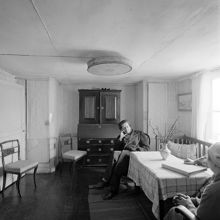 Konstnärer på Söder, utställning 1955. Familjen Henrik Kroghs bostad