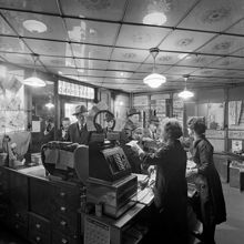 Drottninggatan 45. Tobakshandel, Meijers eftr