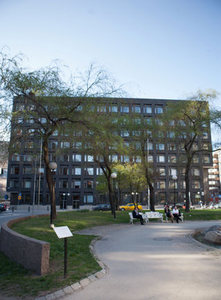 August Blanches litterära skylt på Brunkebergstorg