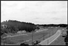 Utsikt mot väster och kvarteret Järnbalken i Bällsta småstugeområde