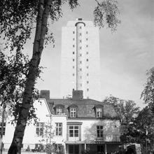 Kvinnohuset vid Welanders Väg 12, Stadshagen. Kvinnohuset i 14 våningar byggdes 1946.