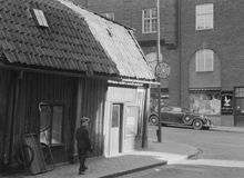 Luntmakargatan 80, vid hörnet Rehnsgatan. Simon Ericsons Glasmästeri