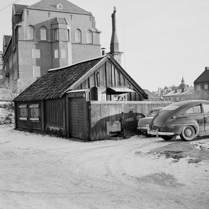 Stigbergsgatan 24. Här ligger Norska kyrkan idag. I fonden ses Handelsskolan, nu Frans Schartaus Handelsinstitut
