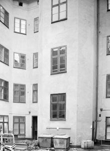 Sergelgatan 8. Gården mot sydväst. Här ligger nu första höghuset vid Sergelgatan 22, kv. Beridarebanan