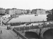 Vy från Arvfurstens palats över Norrbro mot Blasieholmen