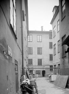 Mäster Samuelsgatan 45. Nordiska Fröhandelns gård norrut. Här står numera femte höghuset