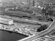 Utsikt från Stadshustornet mot Norrmalm. Mitt på bilden, Centralstationen, t.v. Klara Strand och Bangårdspostkontoret och t.h. Stadshusbron