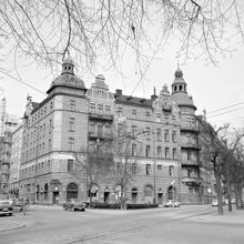 Narvavägen 19-21. Linnégatan 83 t.v.
