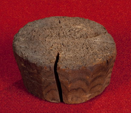 Medeltida kanonpropp för att täppa igen kanonmynning.