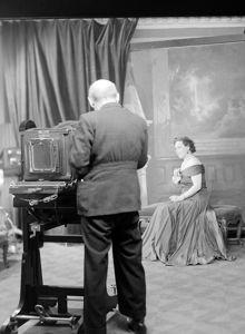 Drottninggatan 41. Fotograf Julius Grapes ateljé
