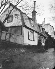 Lilla Glasbruksgatan 9 österut. Huset revs 1913. Nuv. Klevgränd, kv. Prinsen