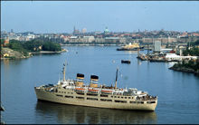 S/S Bore III på väg in. Passerar Gröna Lund och Vasa. I bakgrunden Strandvägen