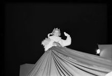 Stockholms Lucia, år 1953, på färd genom staden