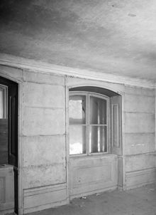 Mariagatan 14. Portgång med fönster. Mariagatan igenlades 1955, en del av gatan är nu Peter Myndes Backe