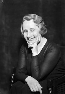 Porträtt av Davidsson (kvinna)